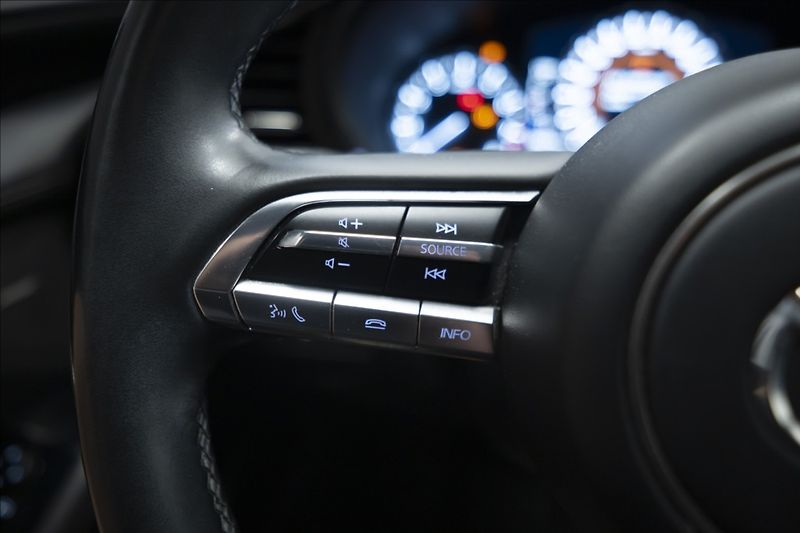 Mazda 3 2,0 e-SKYACTIV-X AT NAV KAMERA - fotka 21 z 43