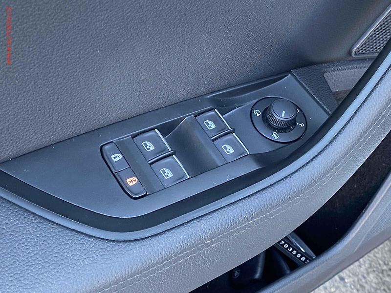 Škoda Superb (2020) 2.0 TDi, 2.maj,ČR, L&K, DSG - fotka 20 z 20