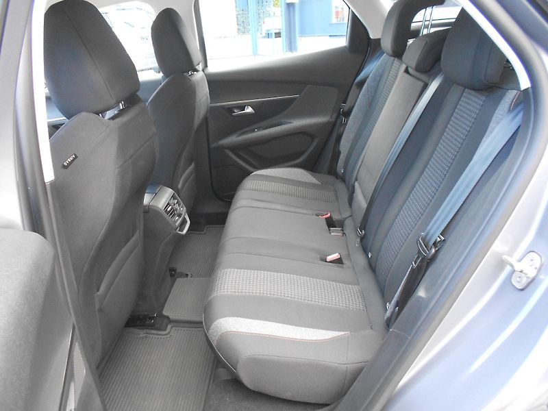 Peugeot 3008 Active 1,2 MAN ČR 1.majitel - fotka 8 z 9