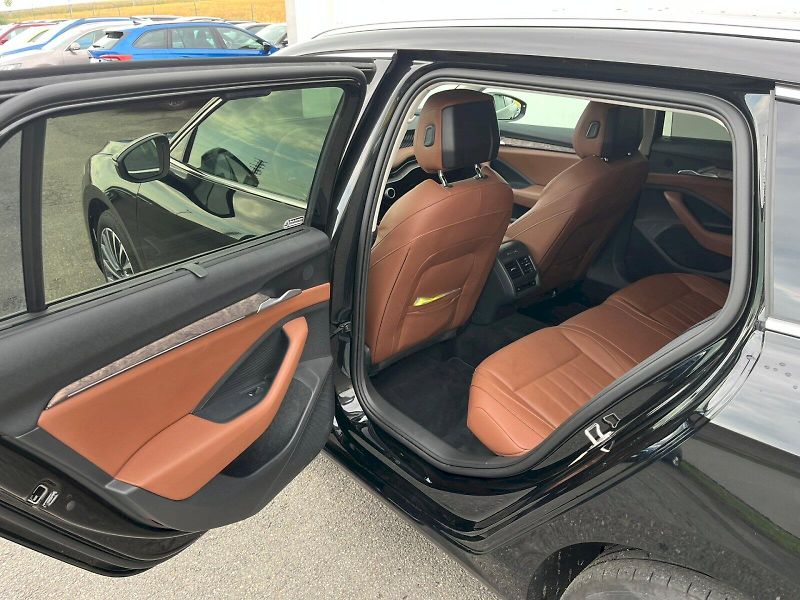 Škoda Superb (2024) COMBI L K TD 110/2.0 A7F - fotka 10 z 39