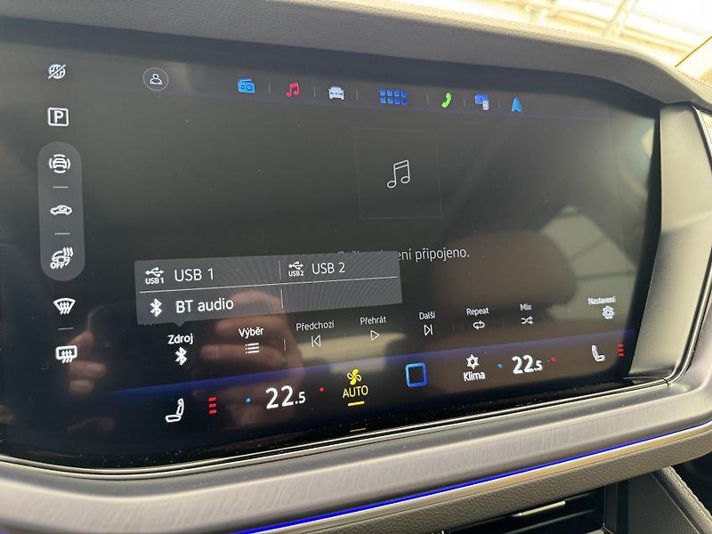 Volkswagen Touareg 3.0Tdi*1-MAJ*DPH*R-LINE*PANO* - fotka 30 z 48