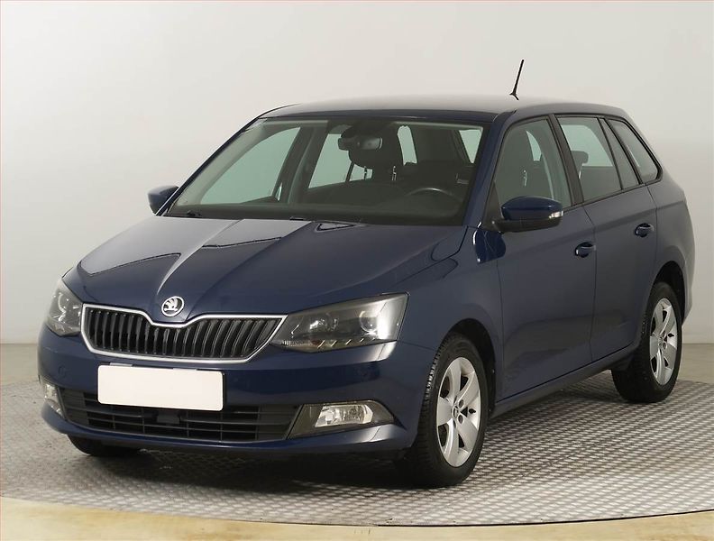 Škoda Fabia (2017) Style 1.0 TSI, Serv.kniha - fotka 2 z 16