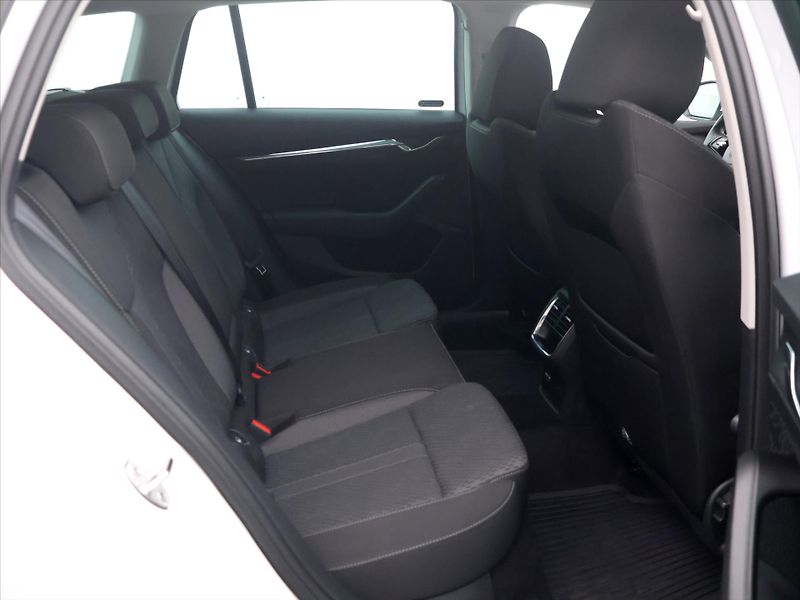 Škoda Octavia 1,5 TGI 96kW G-Tec DSG Style C - fotka 12 z 34
