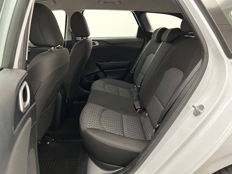 Kia Ceed 1.5 T-GDi SW Spin - fotka 17 z 22