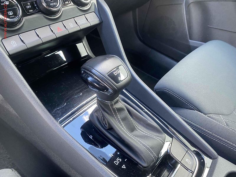 Škoda Karoq (2019) 2.0 TSi 4x4, SportLine, DSG - fotka 17 z 21