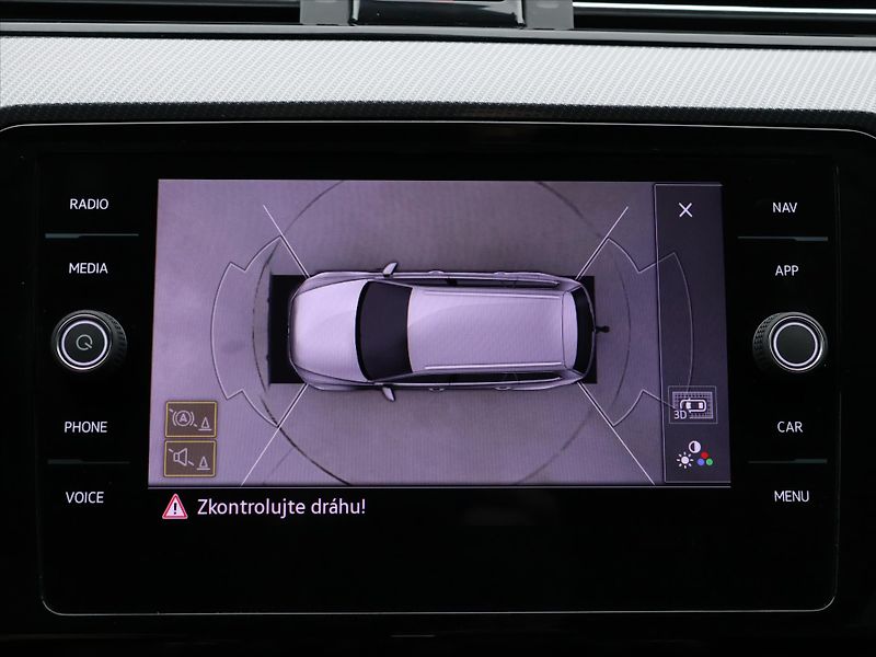 Volkswagen Passat 2,0 TDI 110kW DSG R-line 1.Maj - fotka 22 z 32