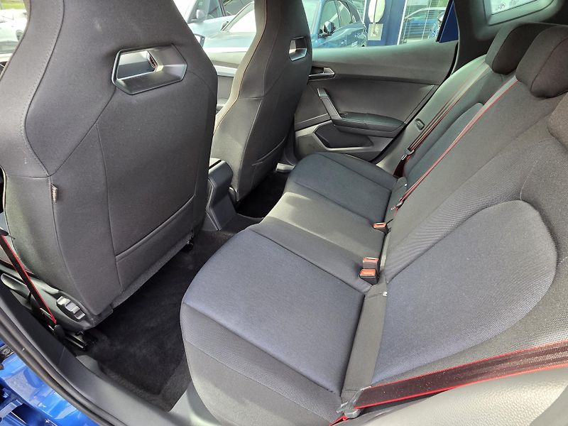 Seat Arona (2025) 1.0 TSi 115 FR MAN6 - fotka 10 z 28