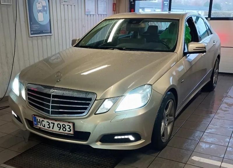 Mercedes-Benz Třídy E E350 3,0 CDI BE AUTOMAT - fotka 1 z 3