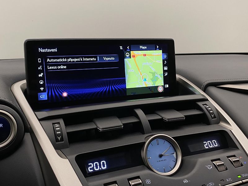 Lexus NX 300h AWD AUT CZ  - fotka 43 z 44