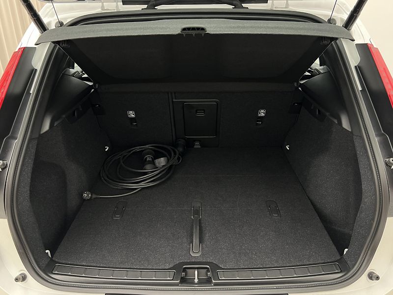 Volvo EX40 PURE ELECTRIC TWIN ENGINE AUT  - fotka 6 z 45