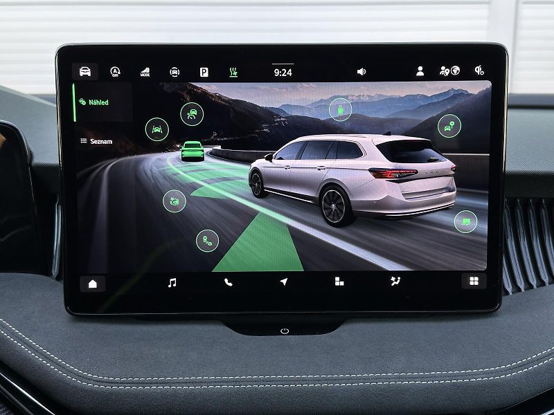 Škoda Superb 2.0TSi 4x4 DSG Sportline 265PS - fotka 33 z 52