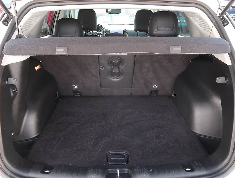 Jeep Compass (2019) 1.4 MultiAir - fotka 14 z 18
