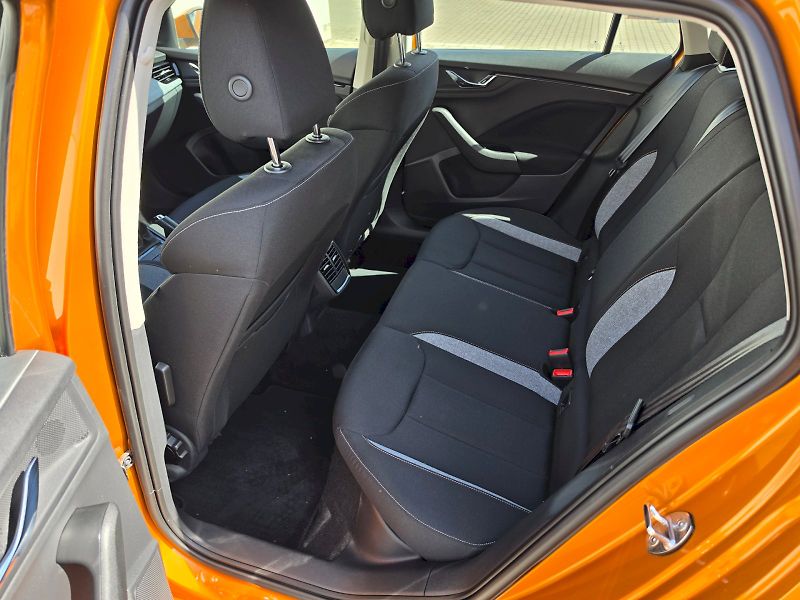 Škoda Kamiq (2025) 1,0TSI 85KW SELECTION - fotka 22 z 30