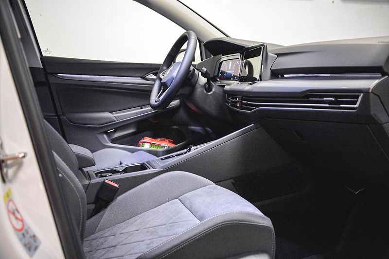 Volkswagen Golf Variant (2022) Style 1,5 eTSI 7DSG mHEV - fotka 12 z 40