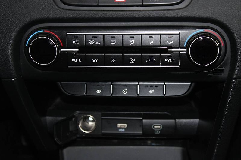 Kia Ceed (2024) 1.5 T- GDI  EDICE 30 103kW man - fotka 19 z 33