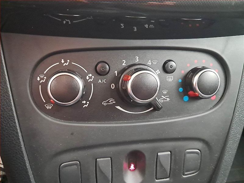 Dacia Sandero (2018) 1.0 SCe, ČR,1.maj, Serv.kniha - fotka 13 z 15
