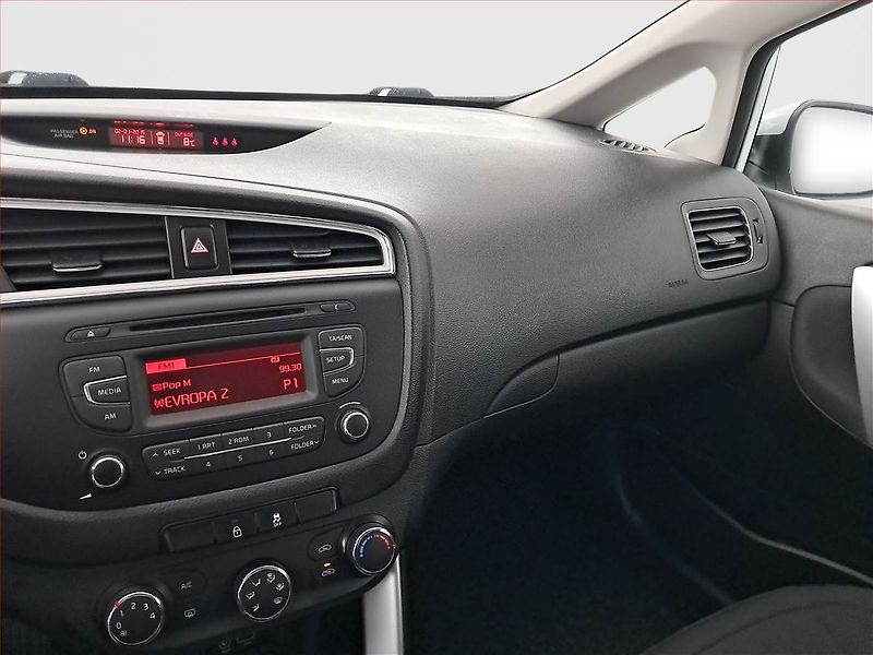 Kia Ceed (2017) 1.4 CRDi, Serv.kniha - fotka 15 z 18