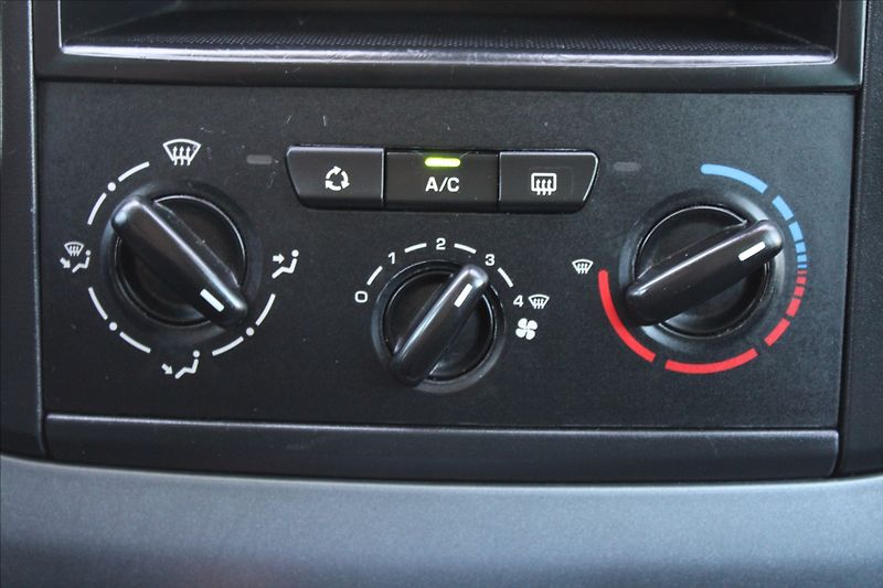 Citroën Berlingo 1,6 HDI  XTR,KLIMATIZACE - fotka 12 z 19