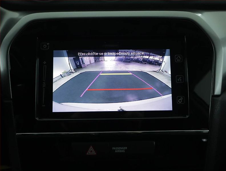 Suzuki Vitara (2018) 1.0 BoosterJet, Automat - fotka 16 z 16