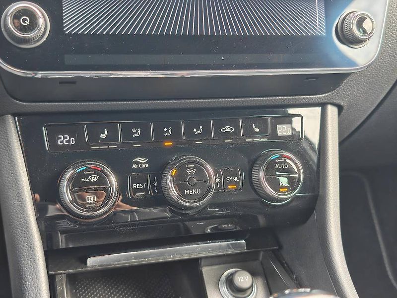 Škoda Superb SportLine 7DSG 2,0TDI - fotka 21 z 27
