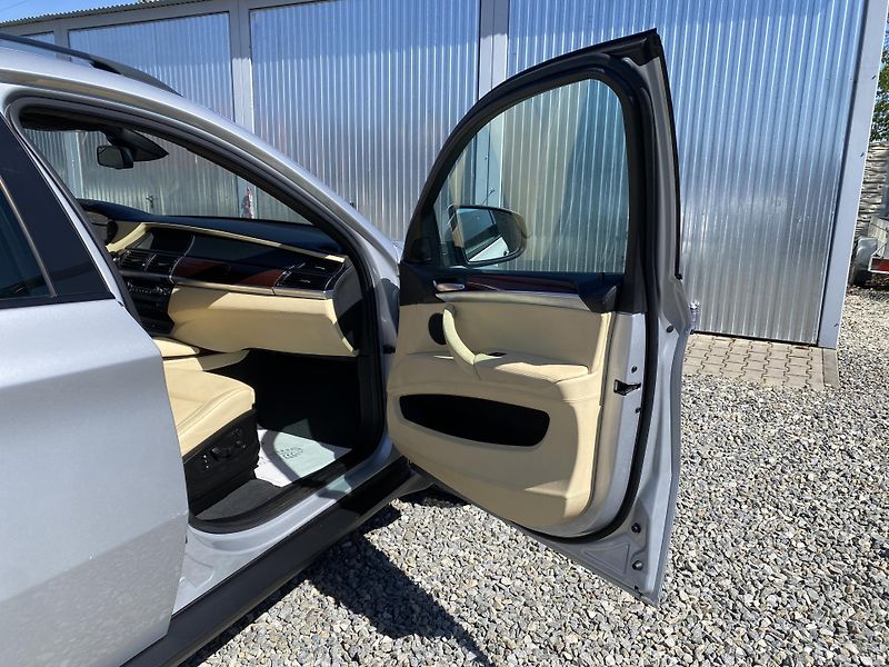 BMW X6 4.0D 4x4 310PS FULL CZ DPH 1A! - fotka 124 z 166