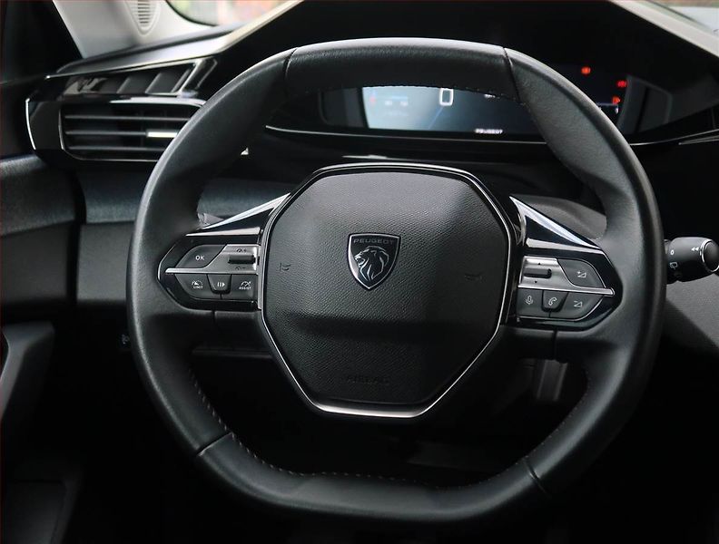 Peugeot 308 (2022) Allure 1.2 PureTech - fotka 17 z 19