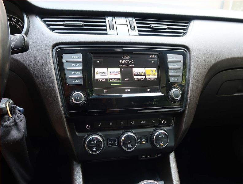 Škoda Octavia (2016) Scout 2.0 TDI, 4X4, Bi-Xenony - fotka 12 z 22