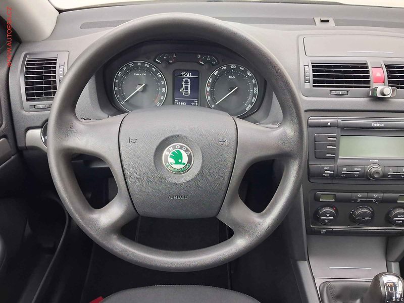 Škoda Octavia (2005) 2.0 FSi, ČR, Elegance - fotka 11 z 13