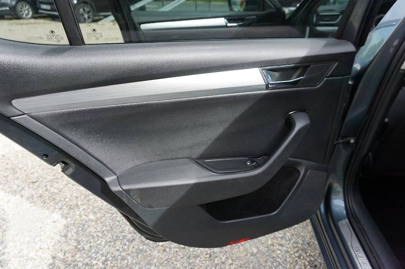 Škoda Superb (2020) 2.0 NOVÉ  V ČR - fotka 4 z 30