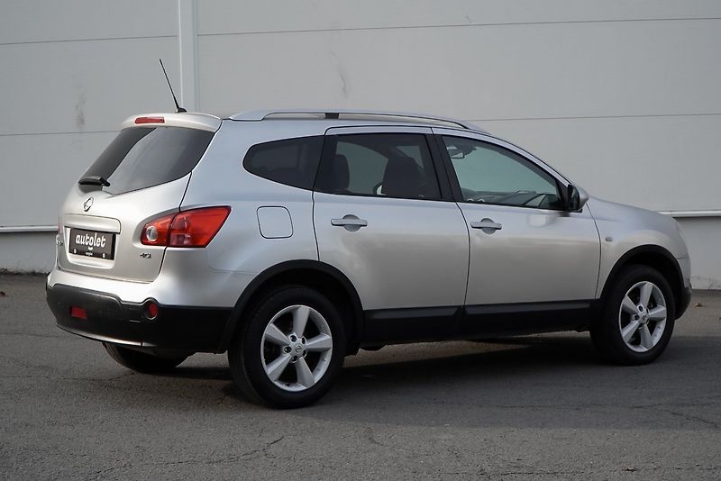 Nissan Qashqai 1.5 dci 7MÍST - fotka 7 z 29