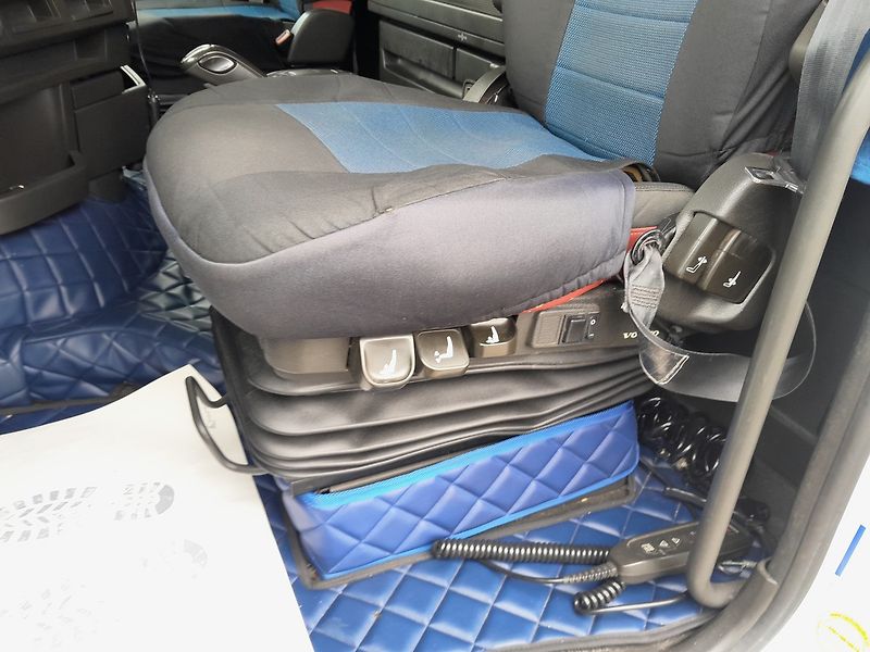 Volvo FH 500 LowDeck - fotka 12 z 39