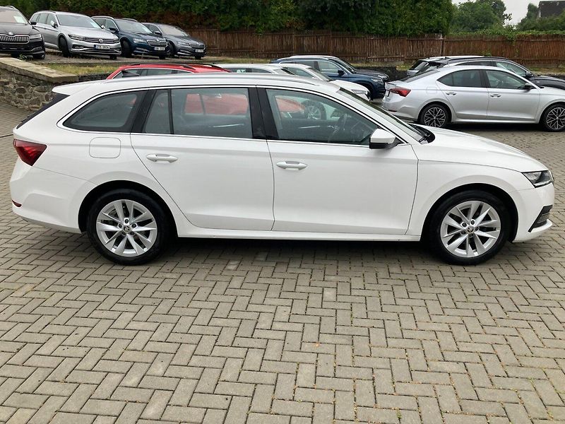 Škoda Octavia (2023) 2.0TDI STYLE NEHAVAROVANÉ - fotka 3 z 28