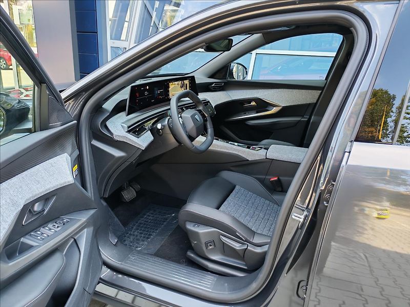 Peugeot 3008 (2026) 1,2 3008 ALLURE Hybrid 145 e-D - fotka 13 z 17
