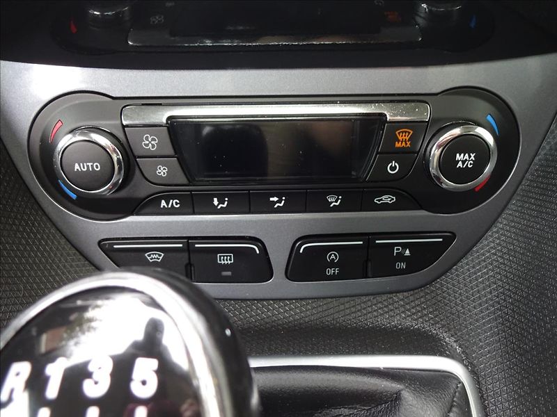 Ford Tourneo Connect 1.0 ECOBOOST TITANIUM - fotka 35 z 49