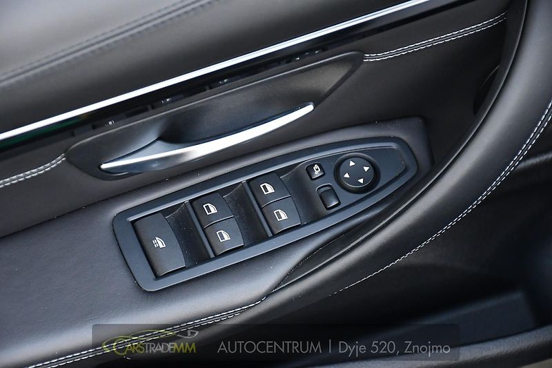 BMW M4 3.0 317kW HUD LED DPH - fotka 29 z 57