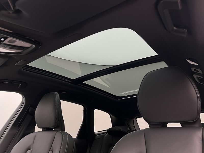 Volvo XC60 T8 AWD ULTRA BLACK RECHARGE CZ - fotka 18 z 50