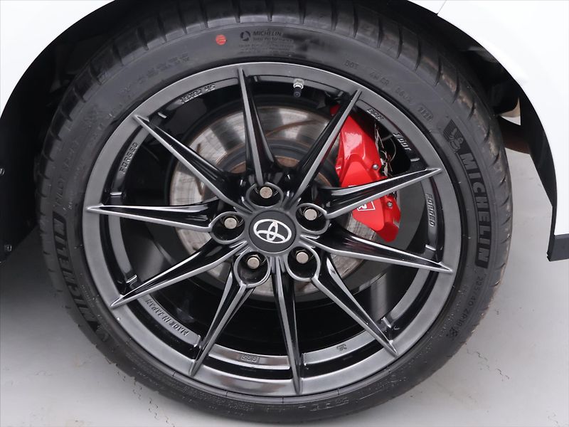 Toyota Yaris 1,6 Turbo AWD GR Four Circuit - fotka 18 z 25