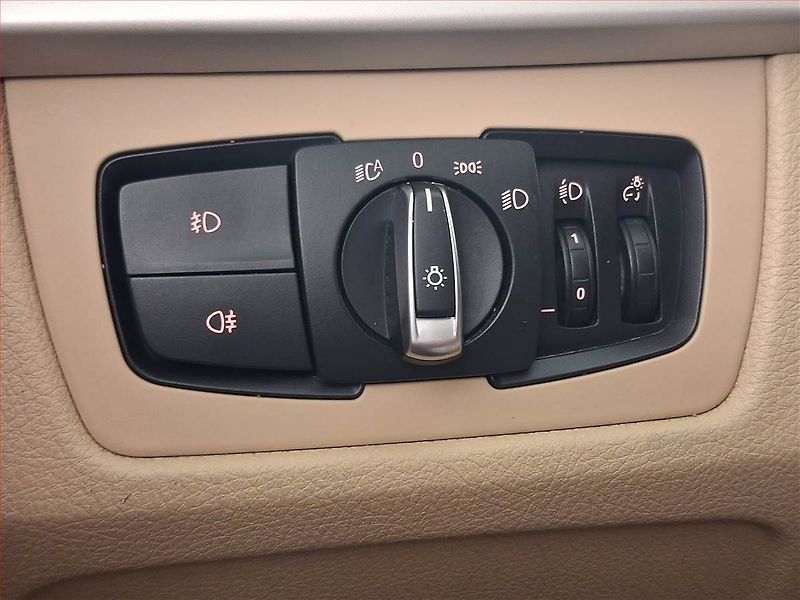 BMW Řada 3 (2014) 318 d, Automat, Navi, Tempomat - fotka 20 z 22