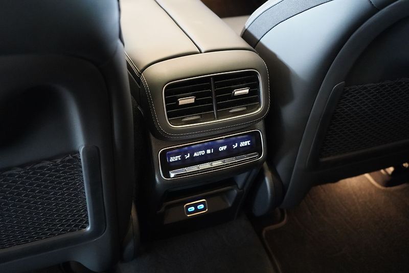 Mercedes-Benz GLS 450d 4MATIC AMG, Exclusiv, TZ - fotka 46 z 50