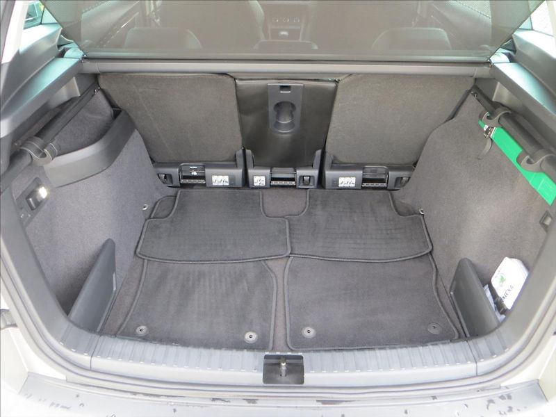 Škoda Karoq 1,5 TSI Style 110kW DSG WEBAST - fotka 7 z 33