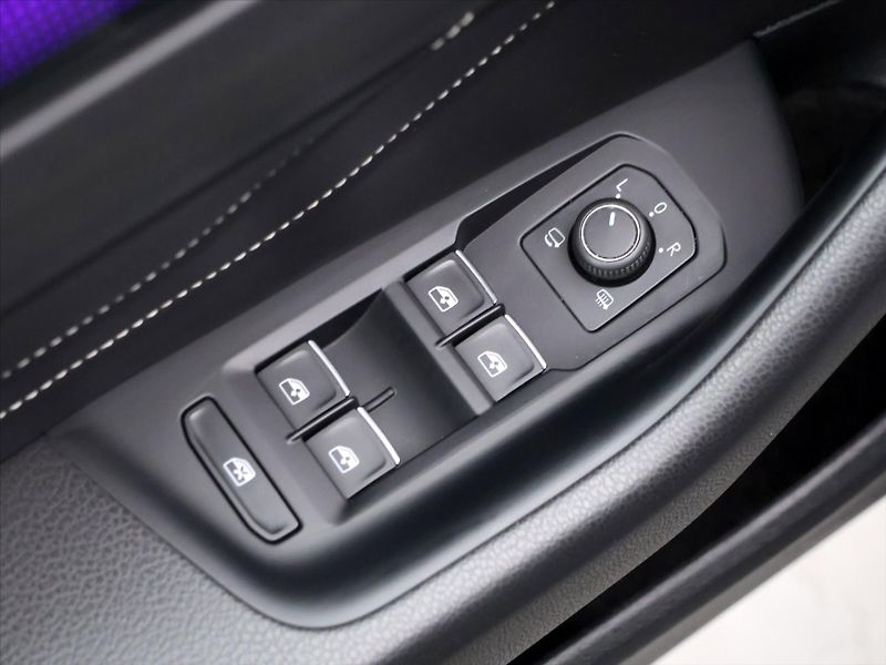 Volkswagen Arteon Shooting Brake 2,0 TDI DSG R-Line Navi Led - fotka 15 z 37