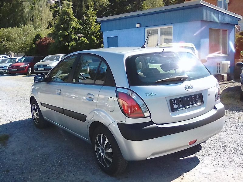 Kia Rio (2006) 1.4i 16V, velmi pěkné - fotka 6 z 30