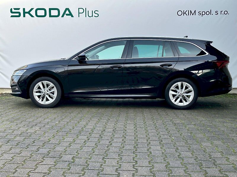 Škoda Octavia (2022) Combi iV 1.5 Tsi DSG Style - fotka 3 z 25