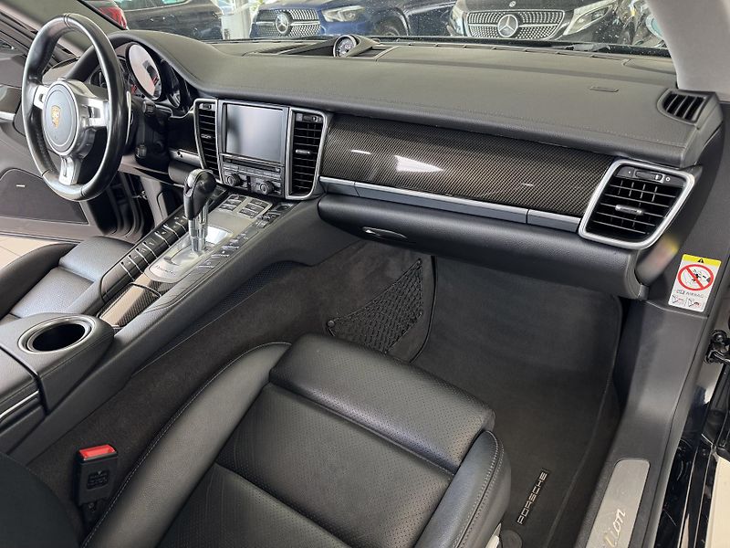 Porsche Panamera Diesel*221kW*Chrono*Webasto - fotka 11 z 33