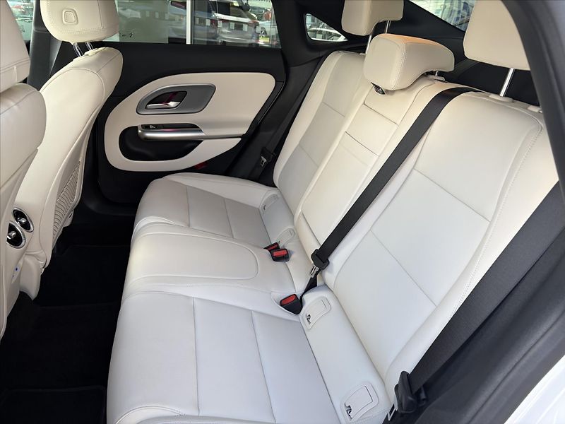 Mercedes-Benz CLA 200 Progressive Premium - fotka 20 z 30