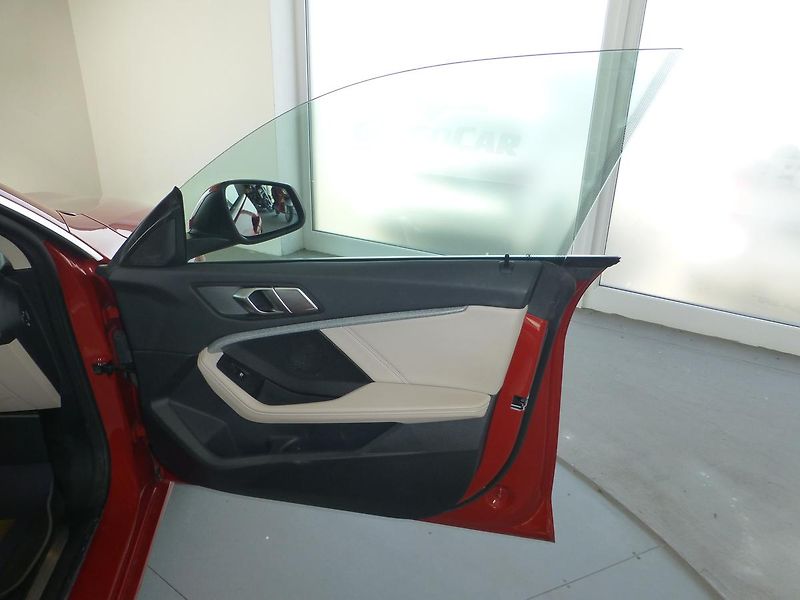 BMW Řada 2 (2021) 1,5I*FULL VYBAV*PŮVOD ČR-1 MAJ - fotka 21 z 29
