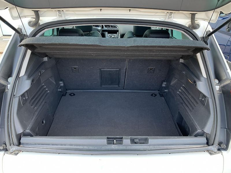 Peugeot 3008 ALLURE+ 1,6 BlueHDi 88kW - fotka 5 z 24