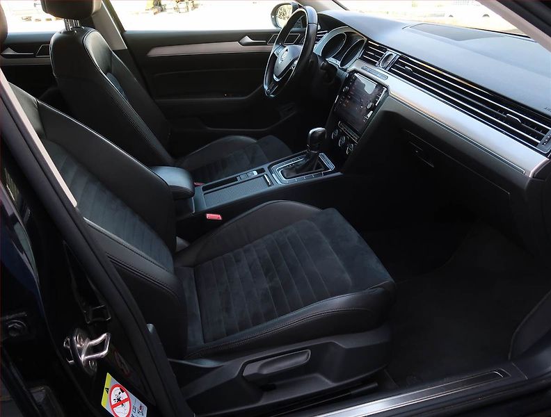 Volkswagen Passat (2018) 2.0 TDI, 4X4, Automat, Kůže - fotka 9 z 19