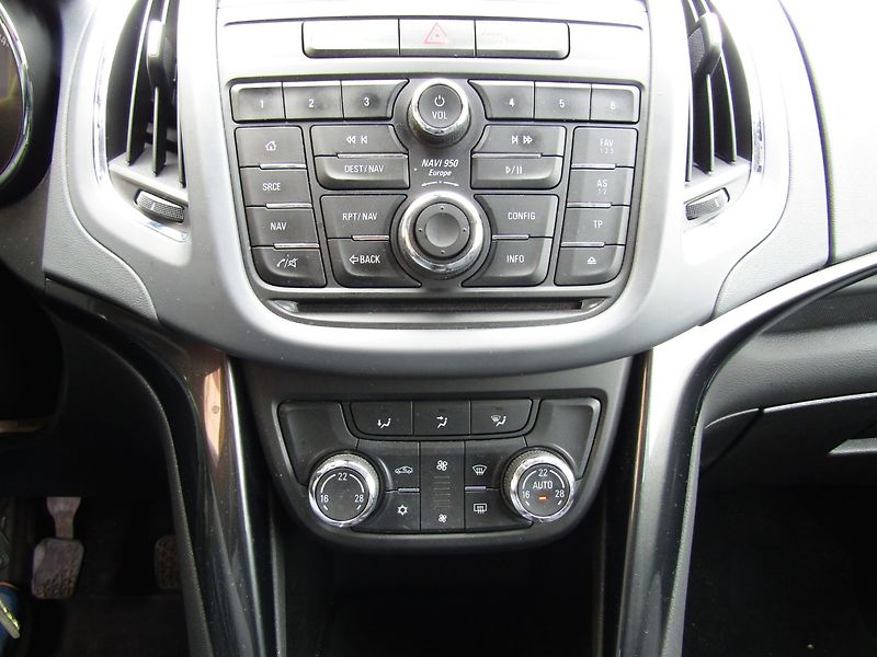 Opel Zafira (2015) 2.0 CDTi ÚPLNÁ SERVISNÍ HISTOR - fotka 33 z 48