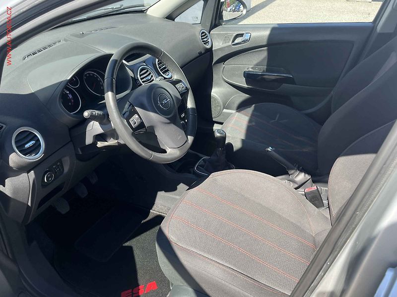 Opel Corsa (2012) 1.2 i, ČR, AC, park.asist - fotka 9 z 13